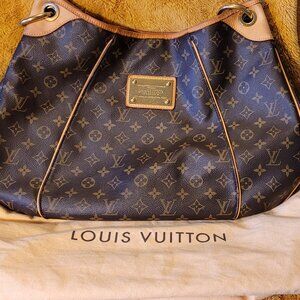 Louis Vuitton Vintage Monogram shoulder bag